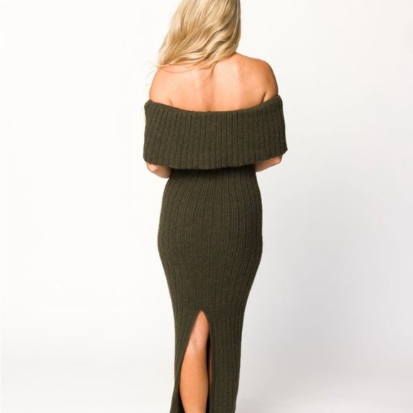 Worth Collective Aston Bow Front Maxi Sweater Dress in
Dark Green -Bump Friendly - Picture 6 of 8